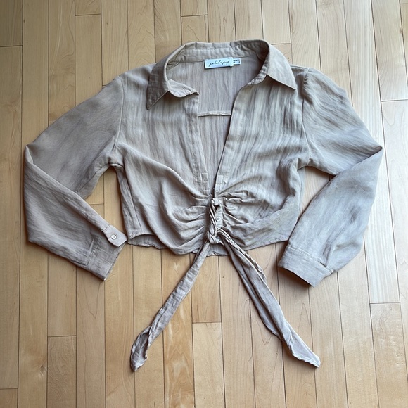 Petal & Pup Beige Tie Crop Top- Size 6/Small - Picture 3 of 10